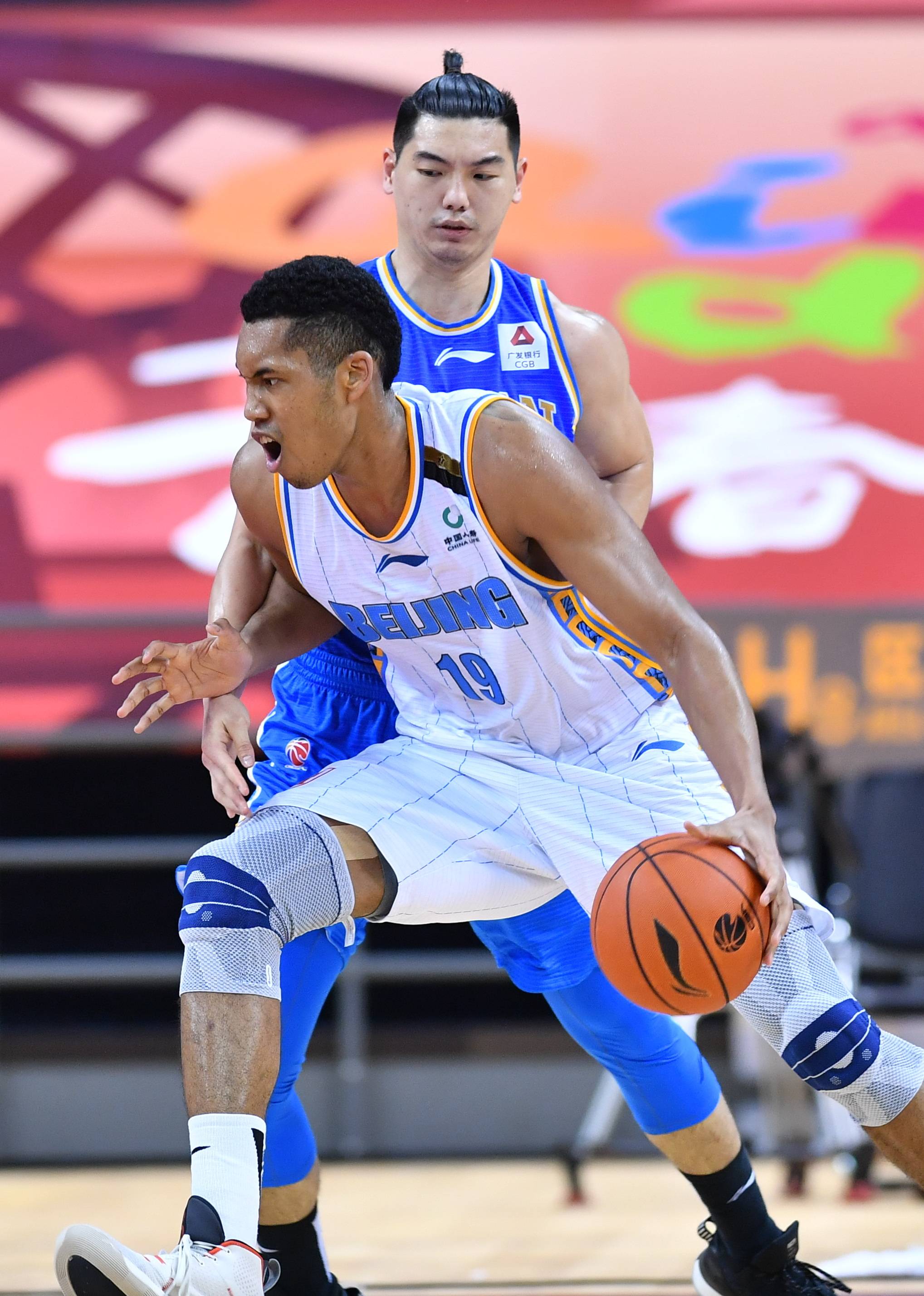 为首的几位 为首的几位